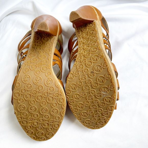 Michael Kors Brown leather strap with zipper Heels Size 8.5 Heel height: 4.75” - Picture 5 of 5